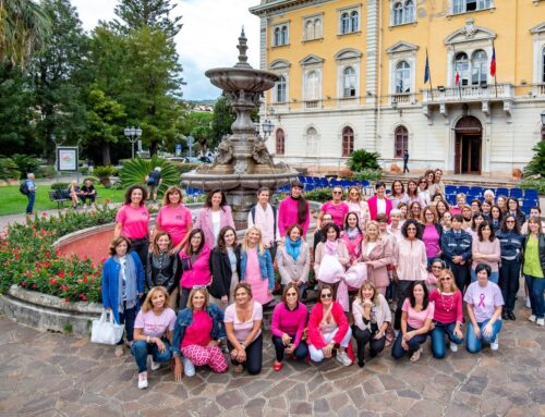 Al via oggi, con la tradizionale “Foto delle donne di Alassio per Airc”, l’edizione 2024 di “Alassio in rosa per Alessia”