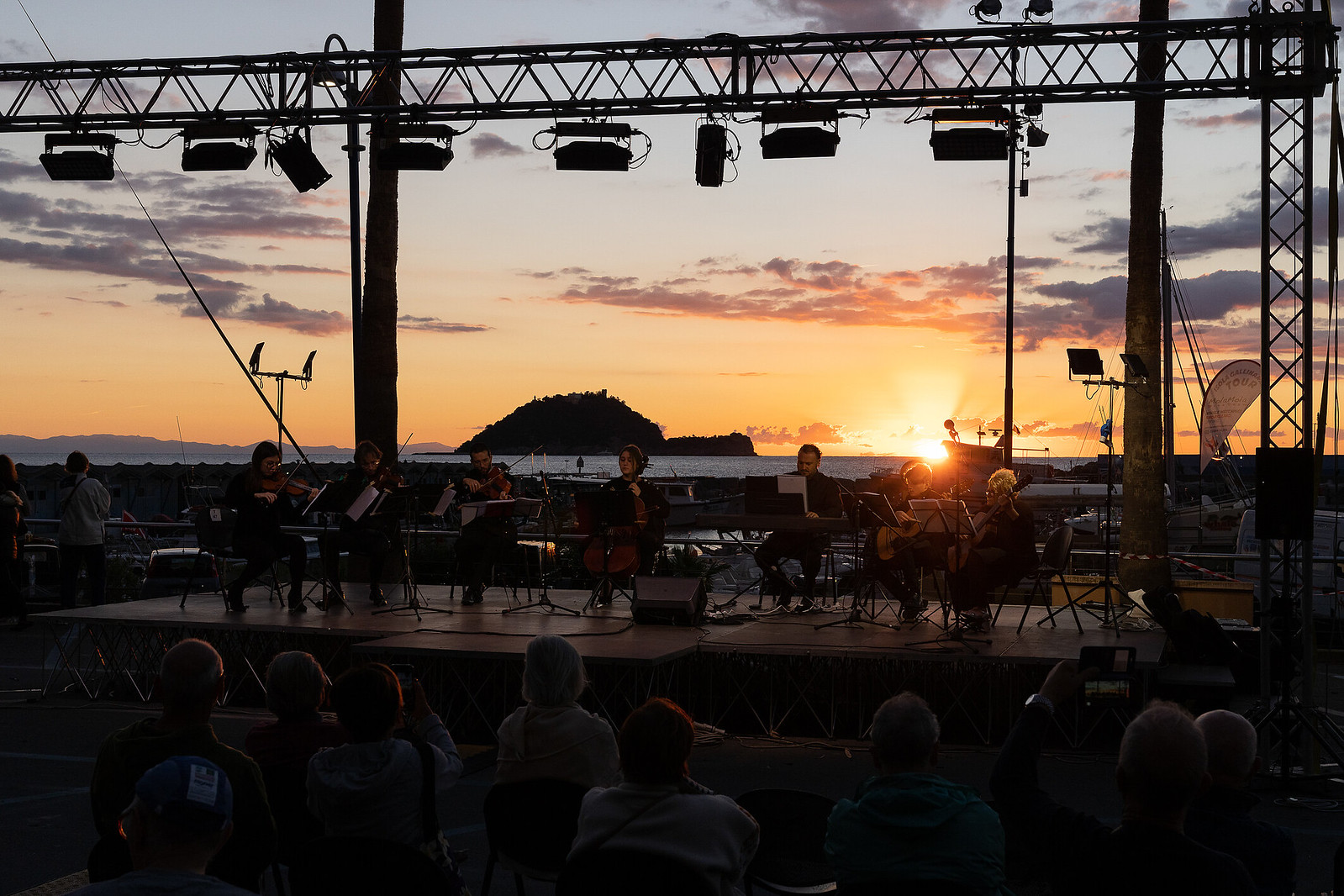 In arrivo al Porto Luca Ferrari di Alassio l’emozione dei Concerti all’alba