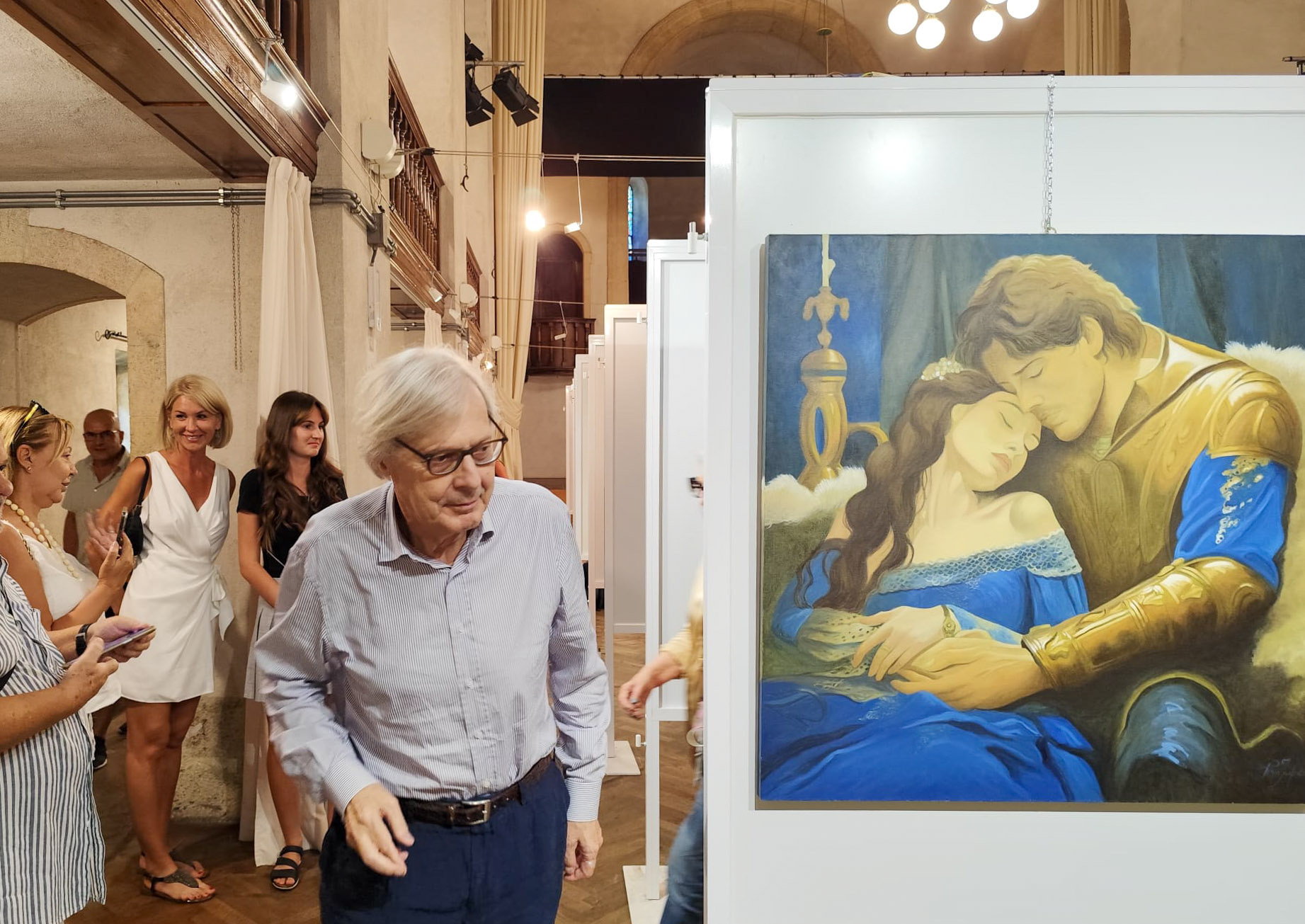 Con la visita di Vittorio Sgarbi è stata inaugurata ad Alassio la mostra “I percorsi dell’arte”