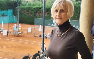 L'inviata del The Guardian Liz Boulter all'Hanbury Tennis&Padel Club di Alassio